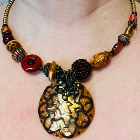 “Treska” vintage Boho Style Memory Wire Coil Necklace, enamel, stones,wood beads - Picture 8 of 8